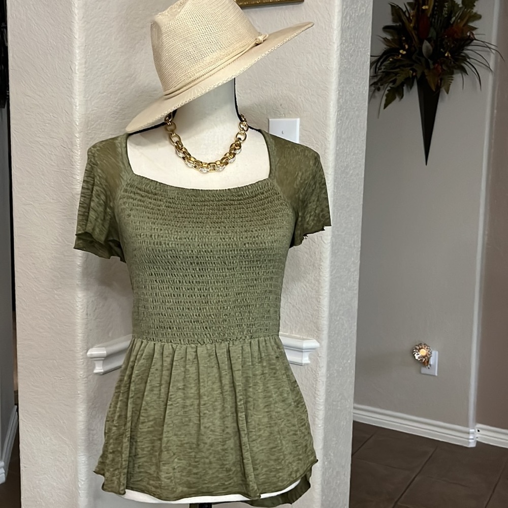 Rewash smocked olive green short sleeve top Size M